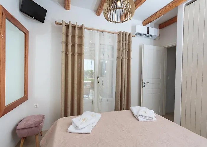 Punda Paros Villa Piso Livadi