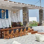 Punda Paros Villa *