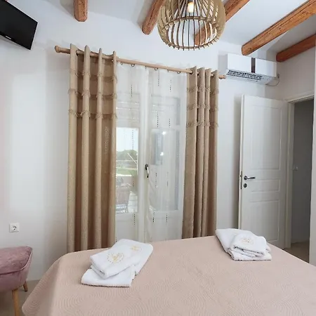 Punda Paros Villa Piso Livadi