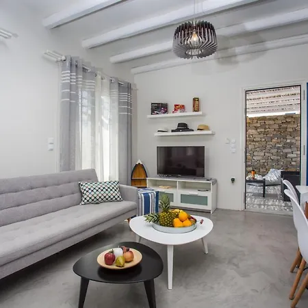 Punda Paros Villa *