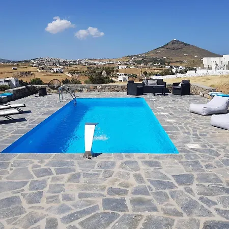 Punda Paros Villa *